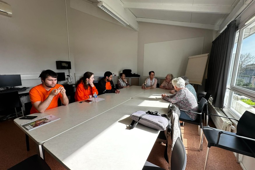 Unis-Cité et Ambroise Croizat, Quand le compostage crée du lien entre les générations
